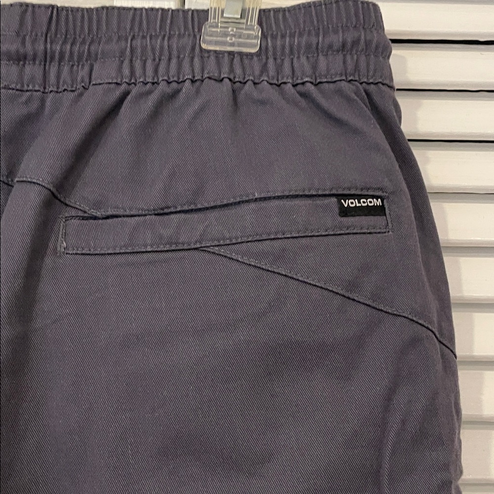VOLCOM Shorts - Picture 5 of 8